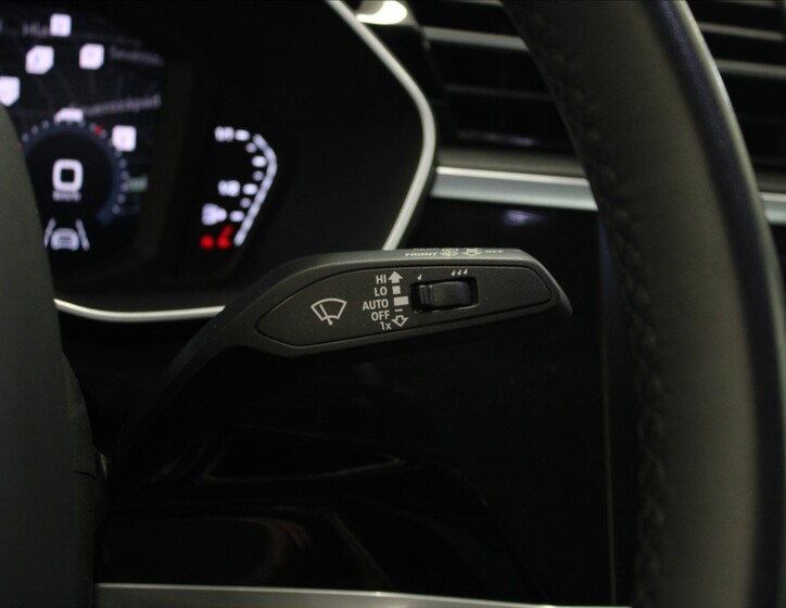 Audi Q3 20