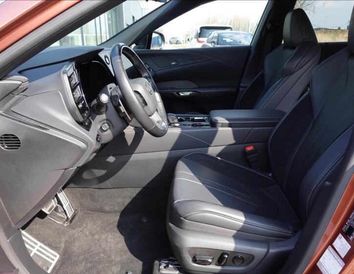 Lexus RX 500h 11