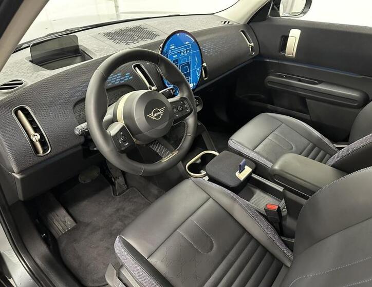 Mini Countryman 6