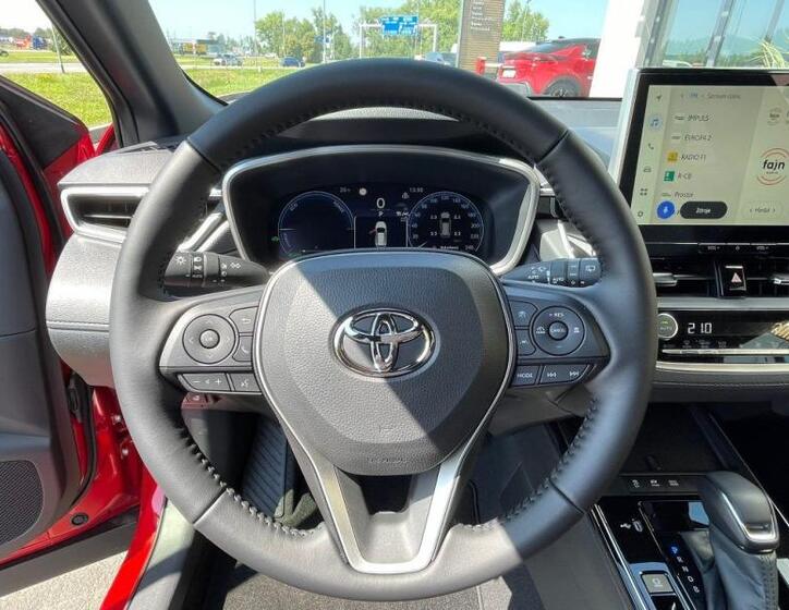 Toyota Corolla Cross 14
