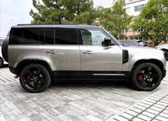 Land Rover Defender 10
