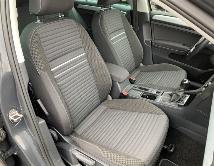 Volkswagen Golf 21