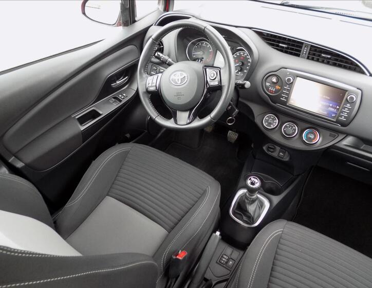 Toyota Yaris 30