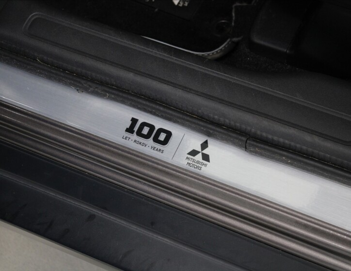 Mitsubishi Outlander 23