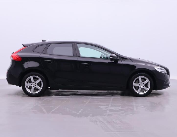 Volvo V40 8