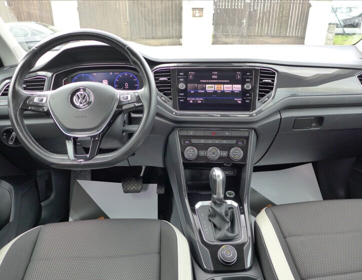 Volkswagen T-Roc 32