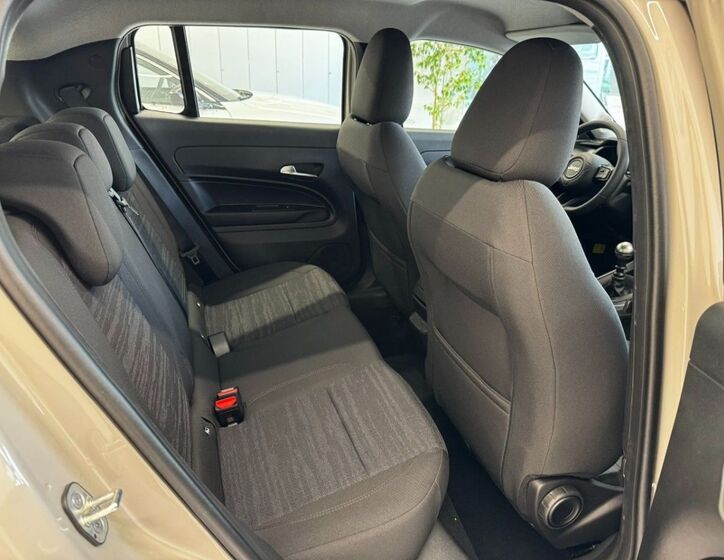 Jeep Avenger 8