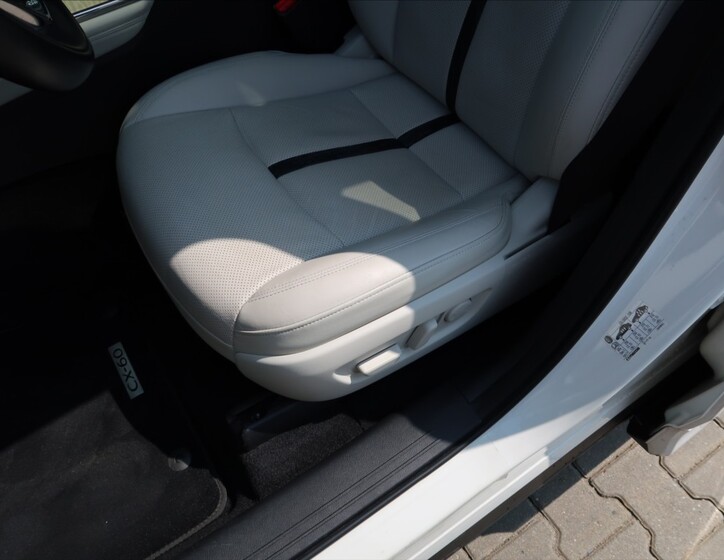 Mazda CX-60 27