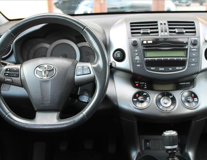 Toyota RAV4 10