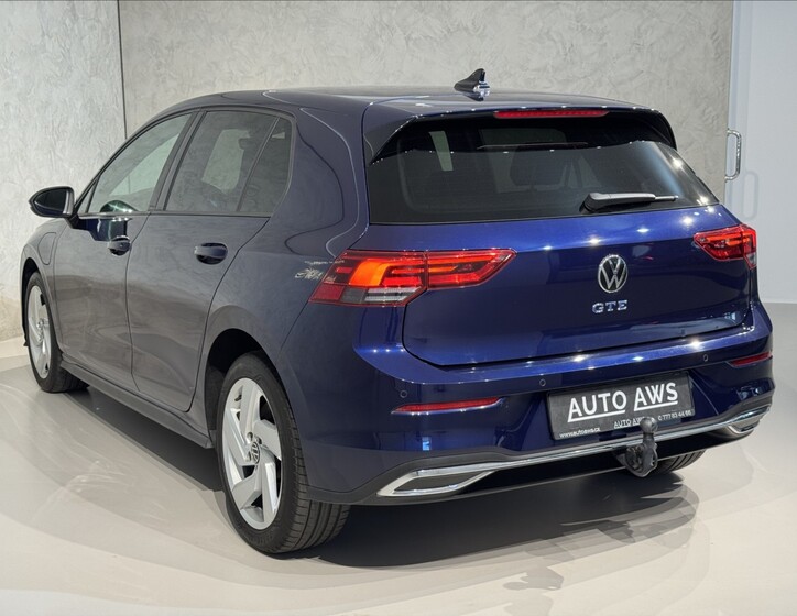 Volkswagen Golf 9