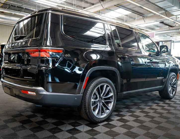Jeep Wagoneer 9
