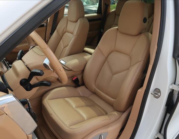 Porsche Cayenne 10