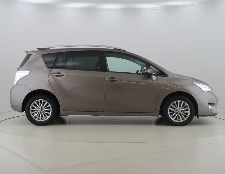 Toyota Verso 4