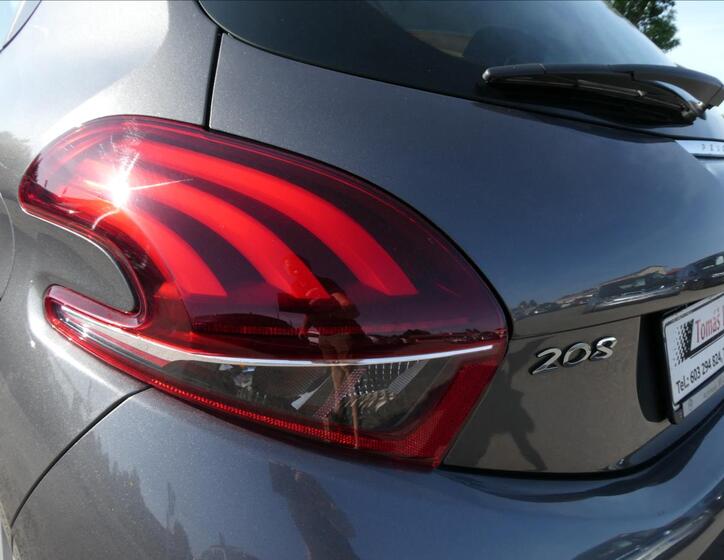 Peugeot 208 11