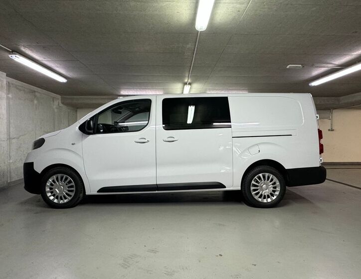 Toyota ProAce 8