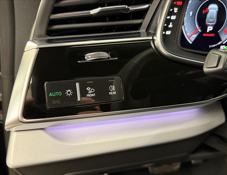 Audi Q8 24