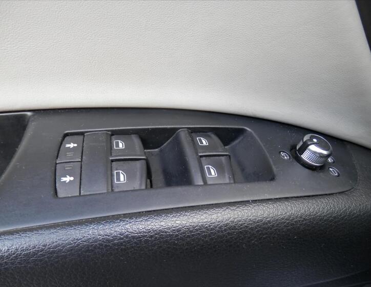Audi Q7 25