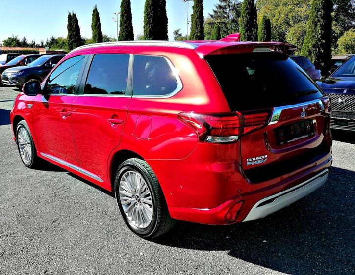 Mitsubishi Outlander 6