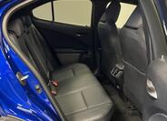 Lexus UX 300h 10