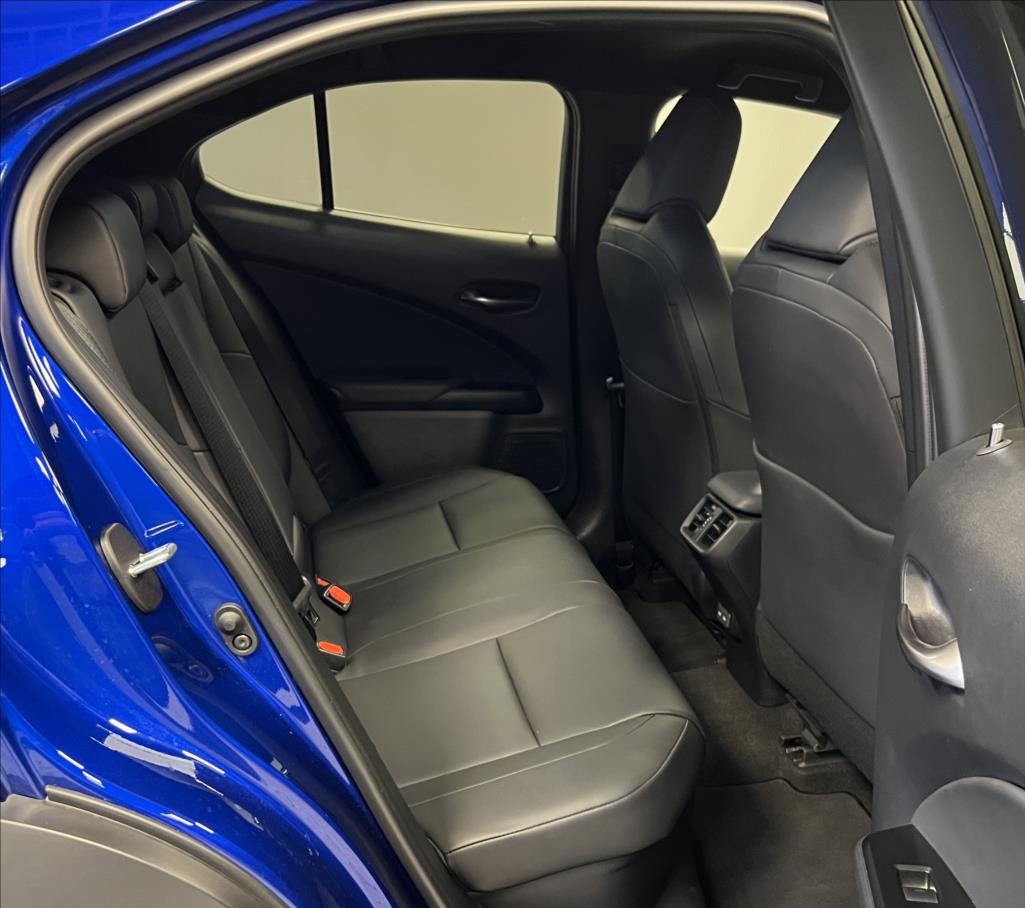 Lexus UX 300h