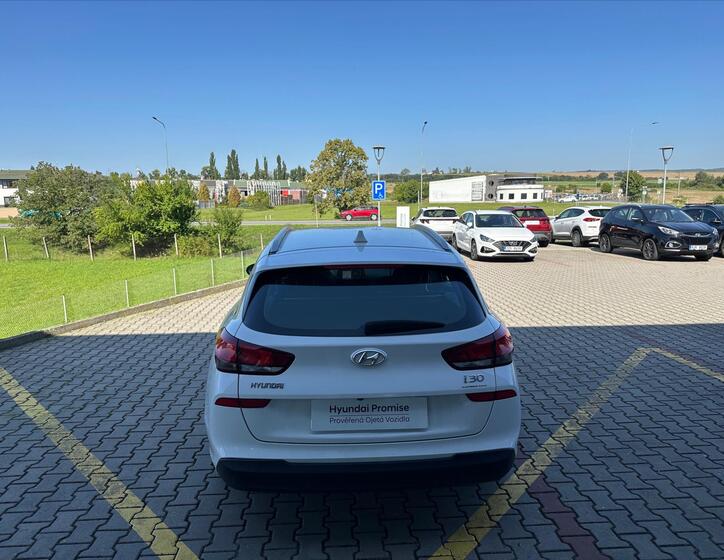 Hyundai i30 4