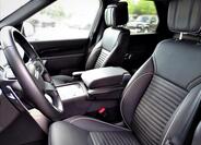 Land Rover Discovery 9