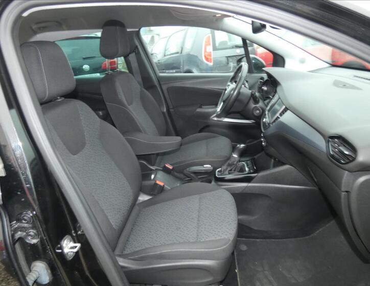Opel Crossland 10