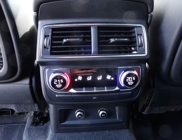 Audi Q7 25