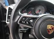 Porsche Cayenne 32