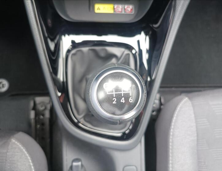 Toyota Yaris 16