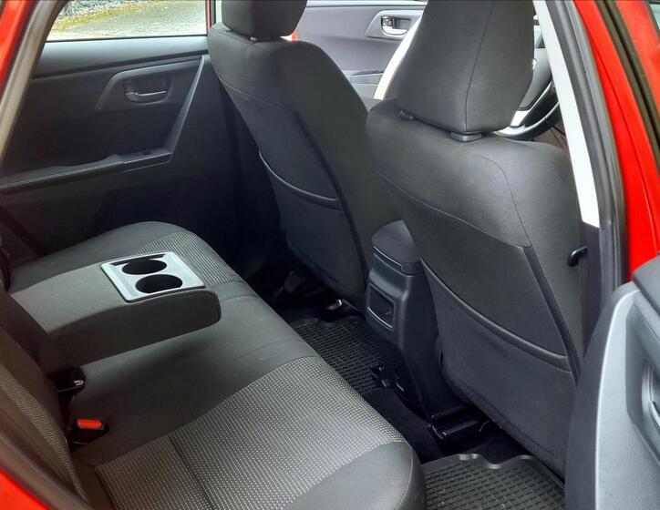 Toyota Auris 24