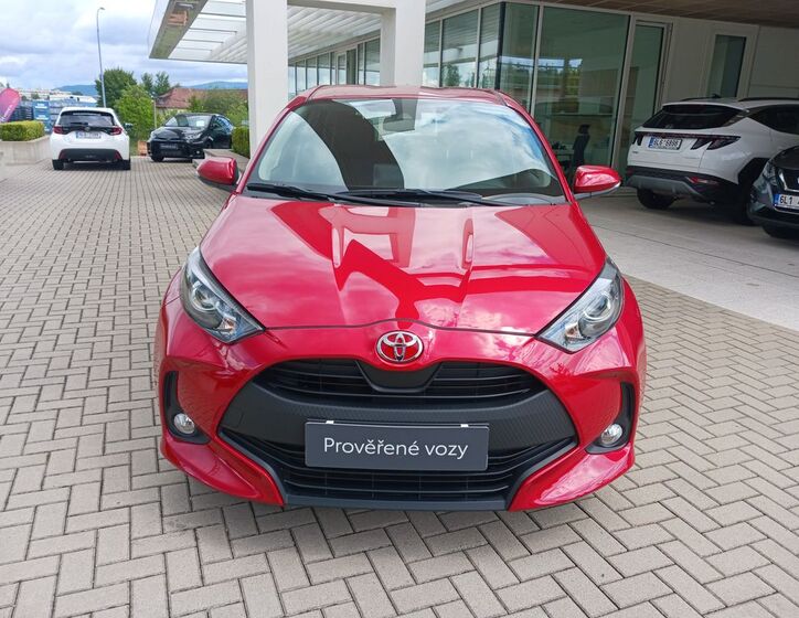 Toyota Yaris 8