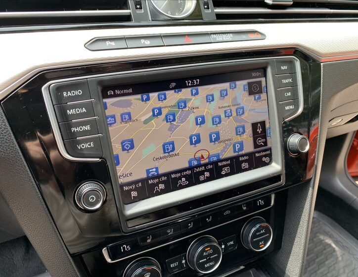 Volkswagen Passat 12