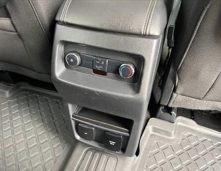Ford Galaxy 27