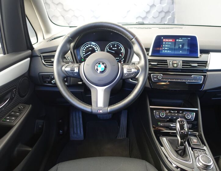 BMW Řada 2 10