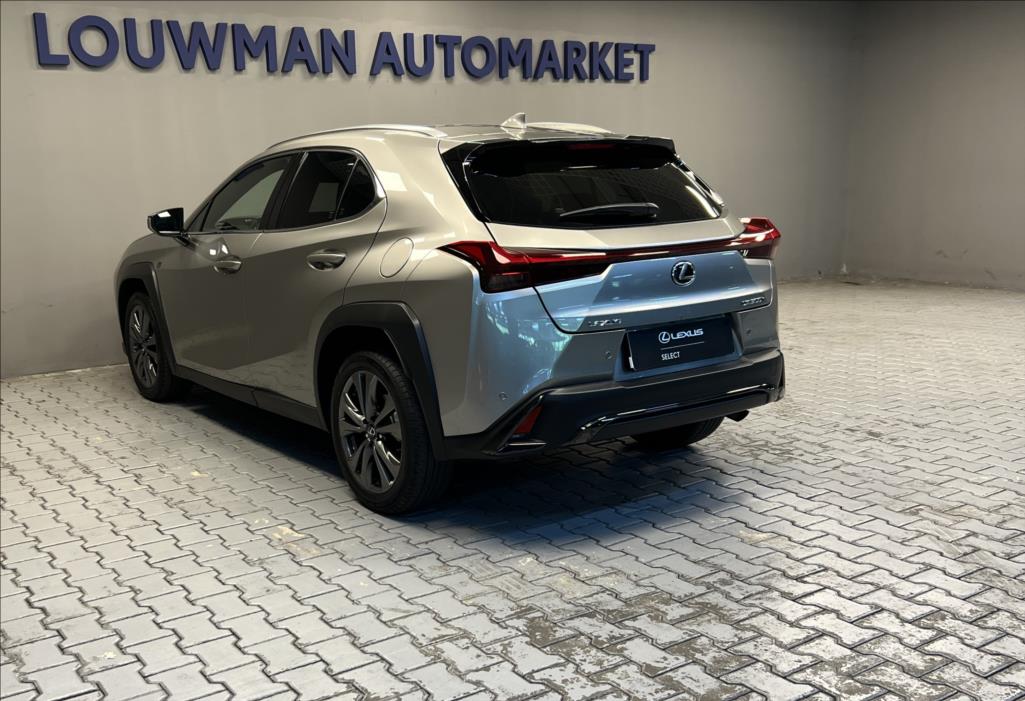 Lexus UX 300h