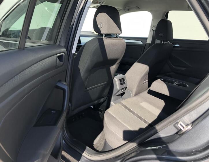 Volkswagen T-Roc 14