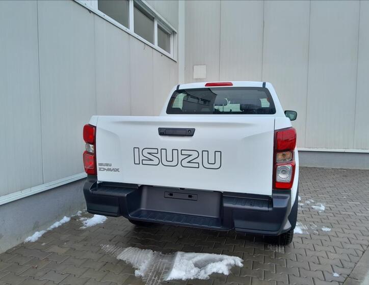 Isuzu D-Max 5