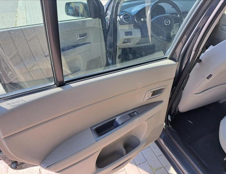 Mazda 2 28