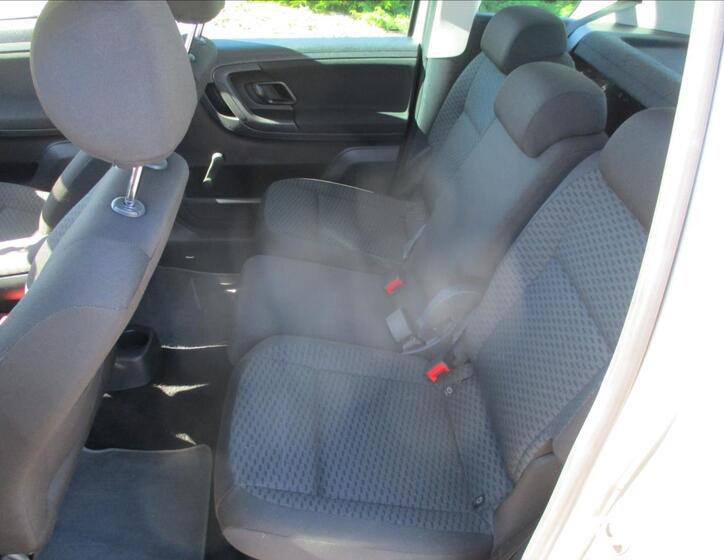 Škoda Roomster 8