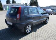 Ford Fusion 4