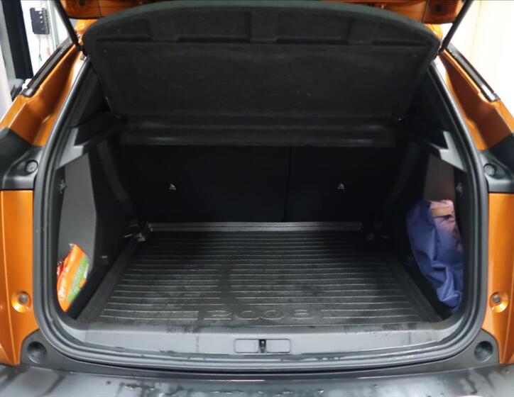 Peugeot 2008 9