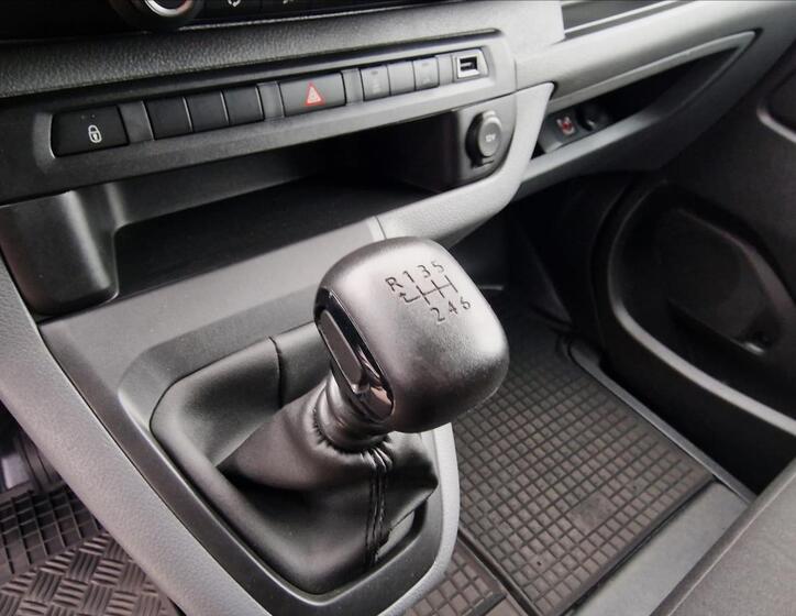 Opel Vivaro 32