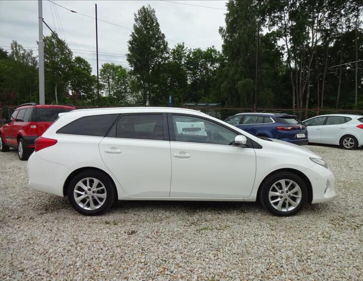Toyota Auris 8