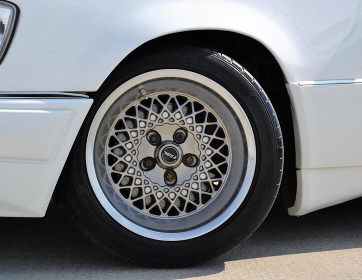 Mercedes-Benz 124 38