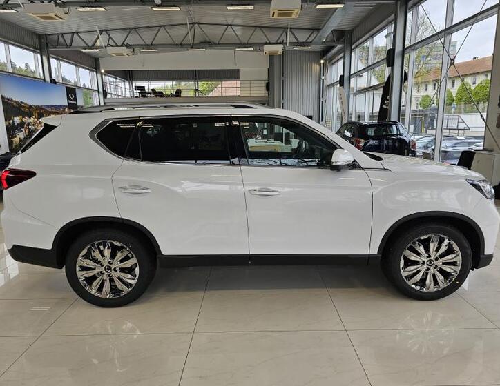 SsangYong Rexton 8