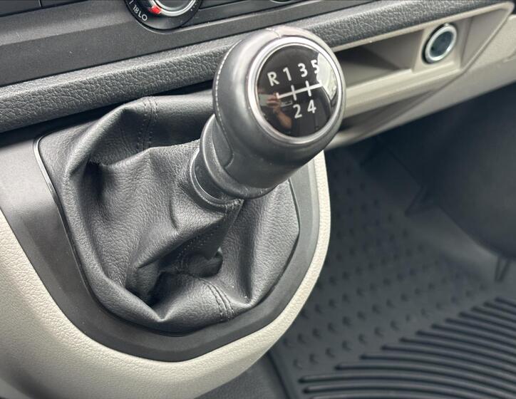 Volkswagen Transporter 24