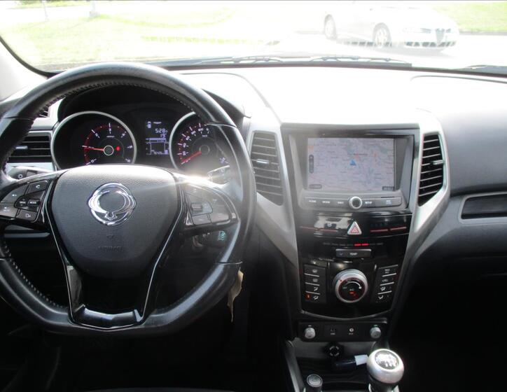 SsangYong Tivoli 11