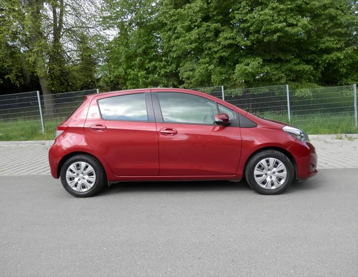 Toyota Yaris 10