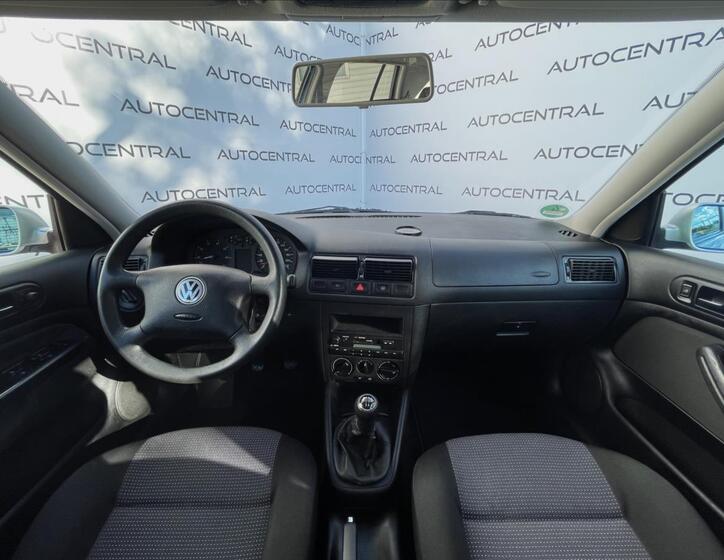 Volkswagen Golf 15